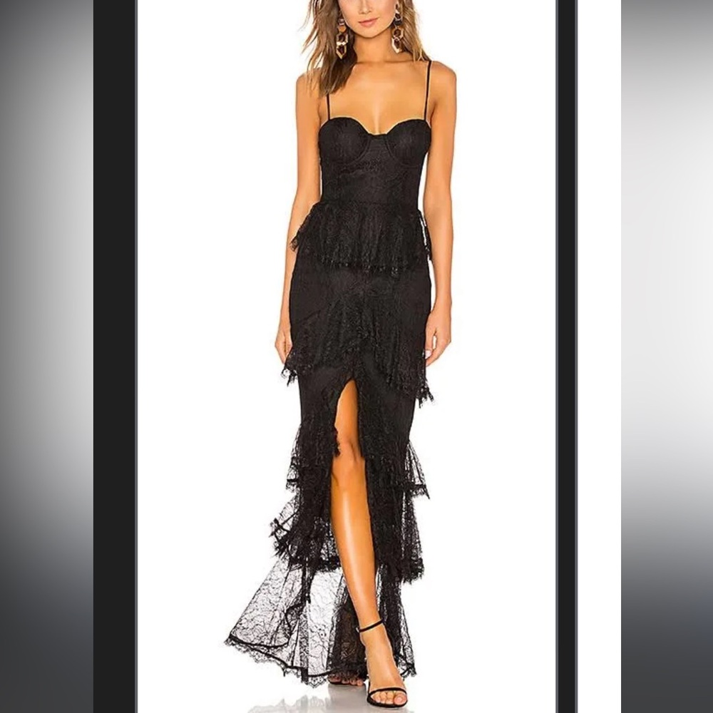 Zelda Fitz Gown in Black
MAJORELLE